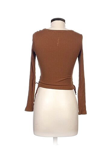 s Beden Pull and Bear Bluz %70 İndirimli.
