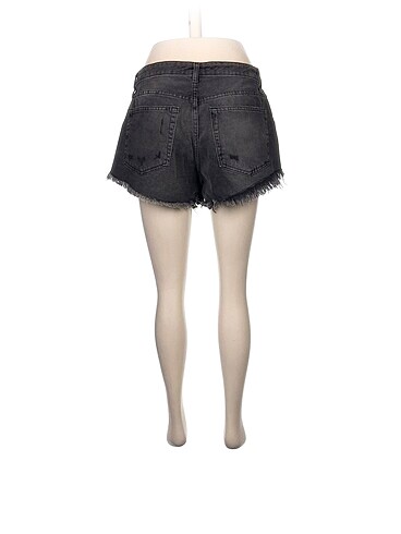 38 Beden Bershka Mini Şort %70 İndirimli.