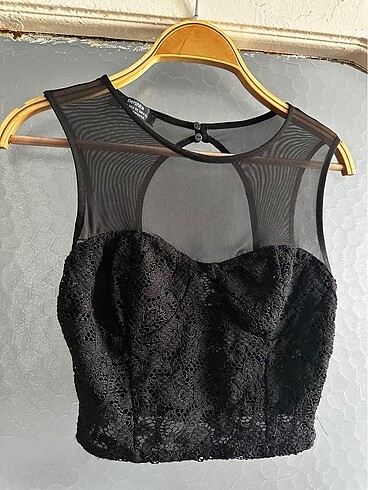 Dantel Desenli Siyah Crop