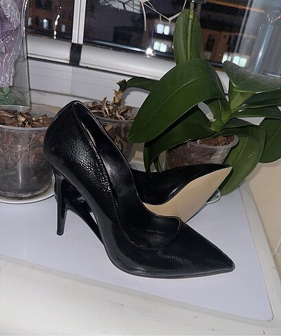 Diğer siyah rugan (parlak) stiletto