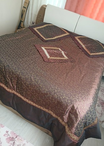 Borda renkli i Nakışlı Yatak Örtüsü - Görsel 2