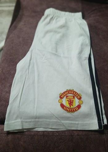 Erkek çocuk 12_13 yaş Manchester United Şort yeni - Görsel 3