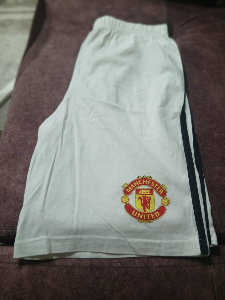 Erkek çocuk 12_13 yaş Manchester United Şort yeni - Görsel 3