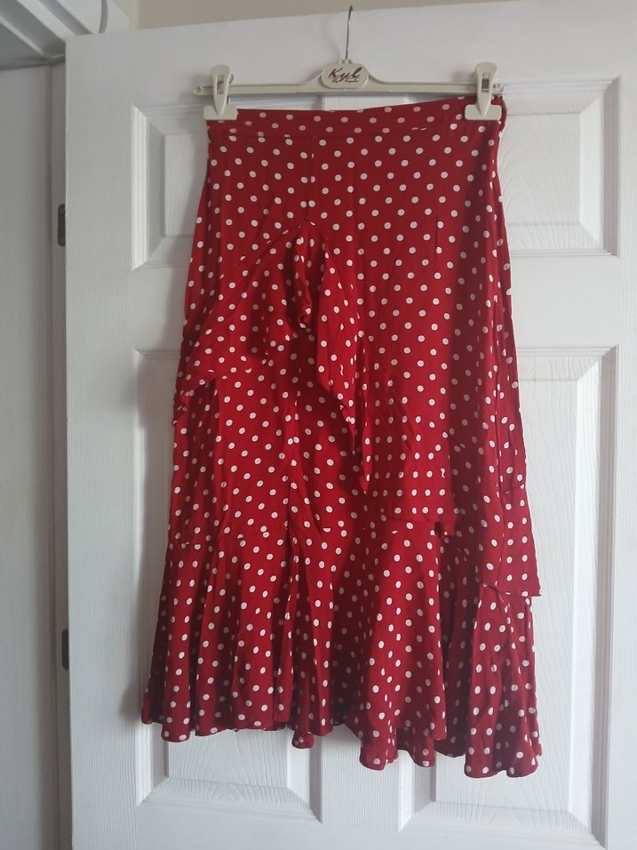 Kırmızı Puantiyeli Volanlı Midi Etek - Görsel 4