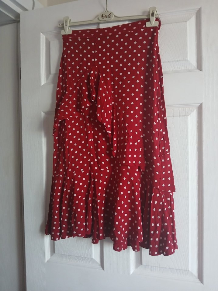 Kırmızı Puantiyeli Volanlı Midi Etek - Görsel 5