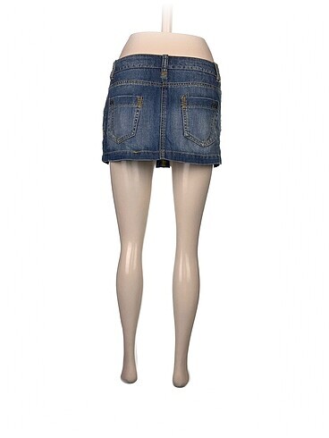 38 Beden Bershka Mini Etek %70 İndirimli.