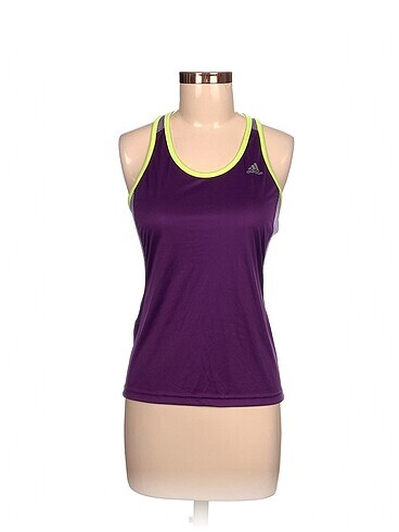 Adidas T-shirt %70 İndirimli.