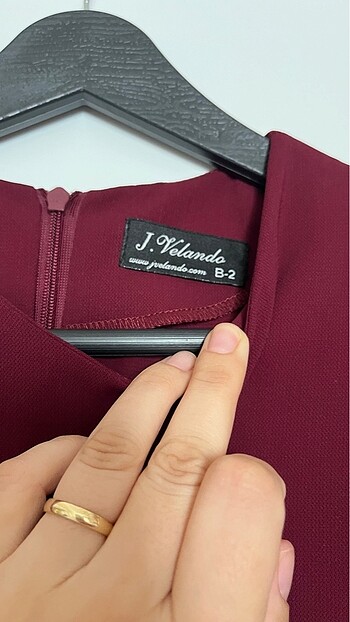 l Beden bordo Renk Butikten almıştım 38 - 40 beden uyumlu.