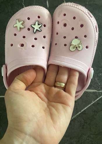 24 Beden Düğmeli Pembe Kız Çocuk Terliği