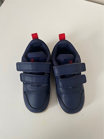 23 Beden Adidas çocuk ayakkabısı
