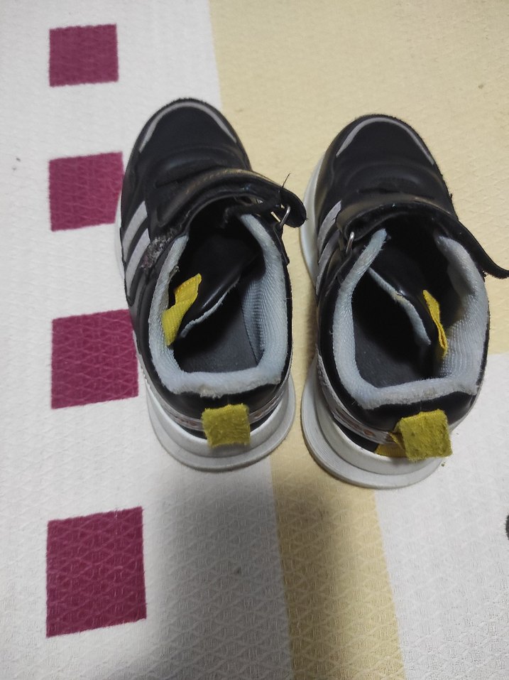 Erkek Siyah Çizgili Cırt Cırtlı Spor Ayakkabı 20 numara - Görsel 2