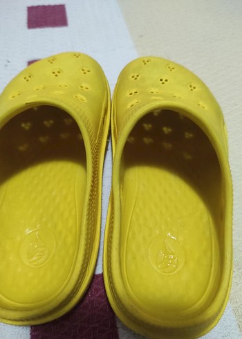 Sarı Kız Çocuk Terlikleri Velcro Bantlı 27 numara - Görsel 3