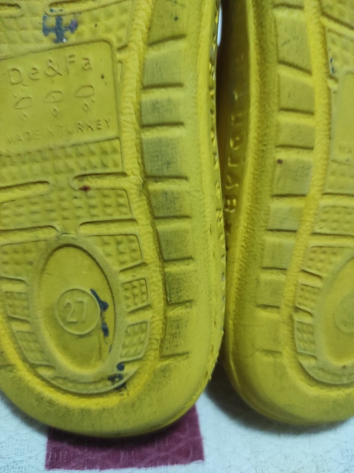 Sarı Kız Çocuk Terlikleri Velcro Bantlı 27 numara - Görsel 4