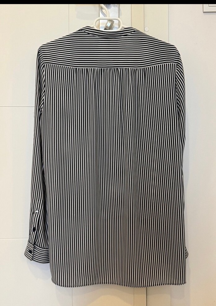 Uzun Kollu Siyah Çizgili V Yaka Kadın Gömlek - Görsel 2