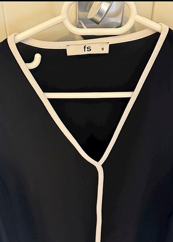 Düğmeli Siyah V Yakalı Kadın Bluz - Görsel 2