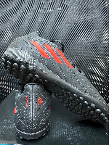 Adidas Çocuk Halı Saha (32 Numara)