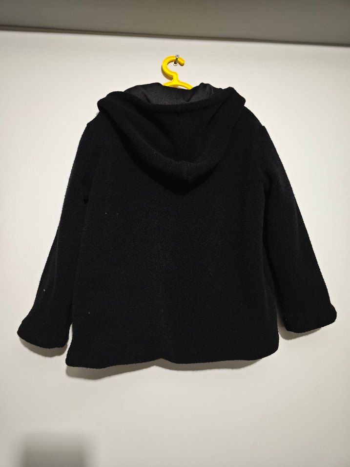Erkek Çocuk Siyah Kapüşonlu Kürklü Mont - Görsel 3