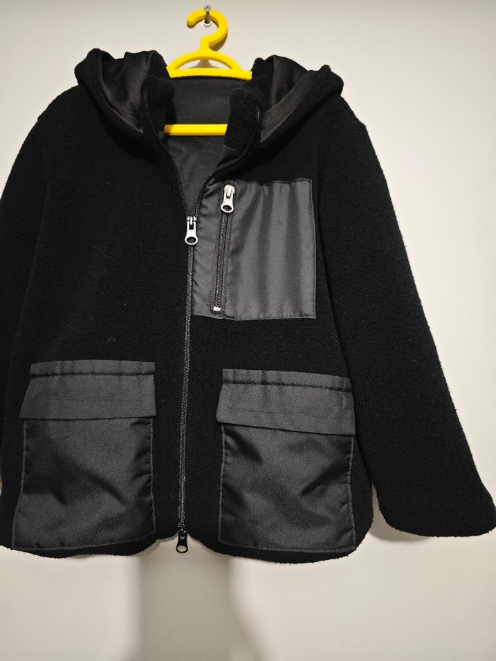 Erkek Çocuk Siyah Kapüşonlu Kürklü Mont - Görsel 2