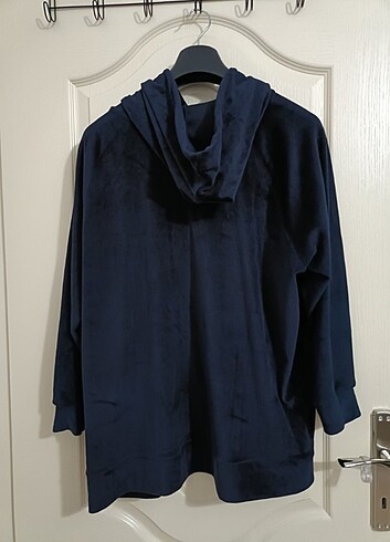 Büyük beden kapüşonlu kadife pijama üst - Görsel 6