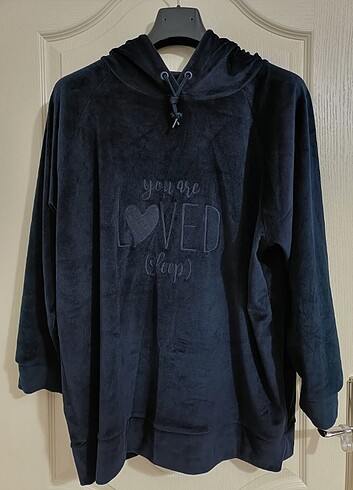 Büyük beden kapüşonlu kadife pijama üst - Görsel 8