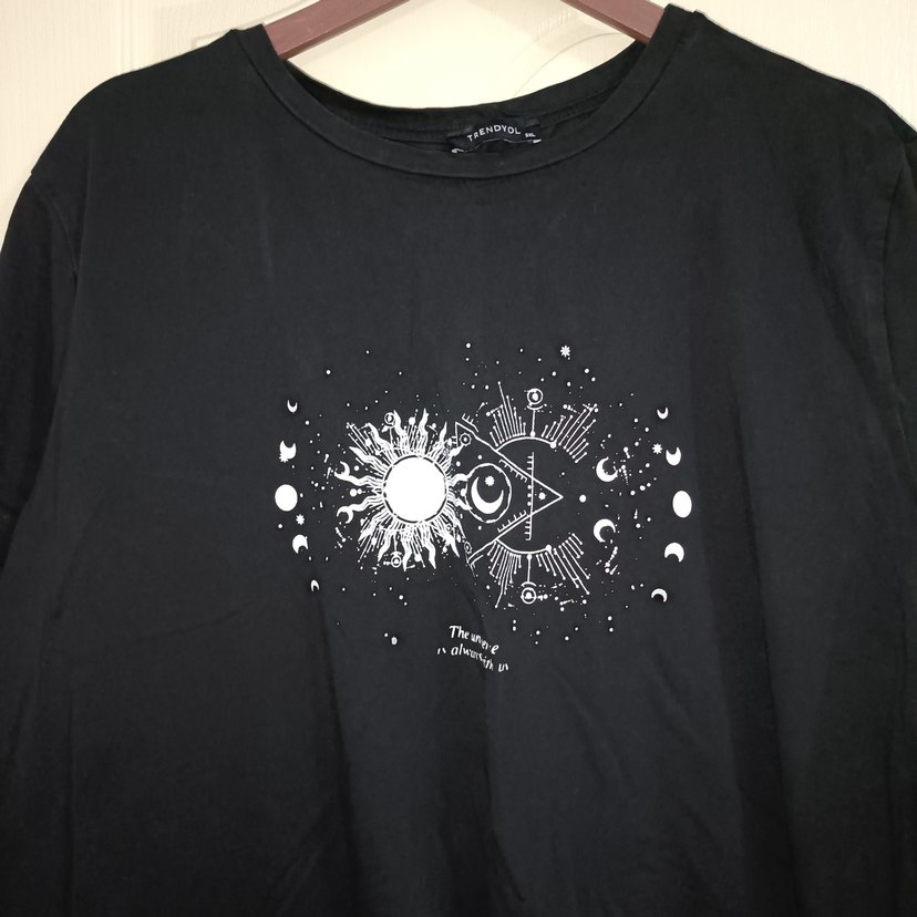 Siyah Baskılı Büyük Beden Tişört - Görsel 2