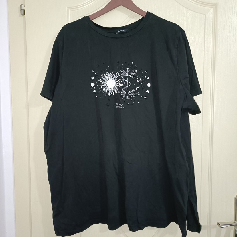 Siyah Baskılı Büyük Beden Tişört - Görsel 4