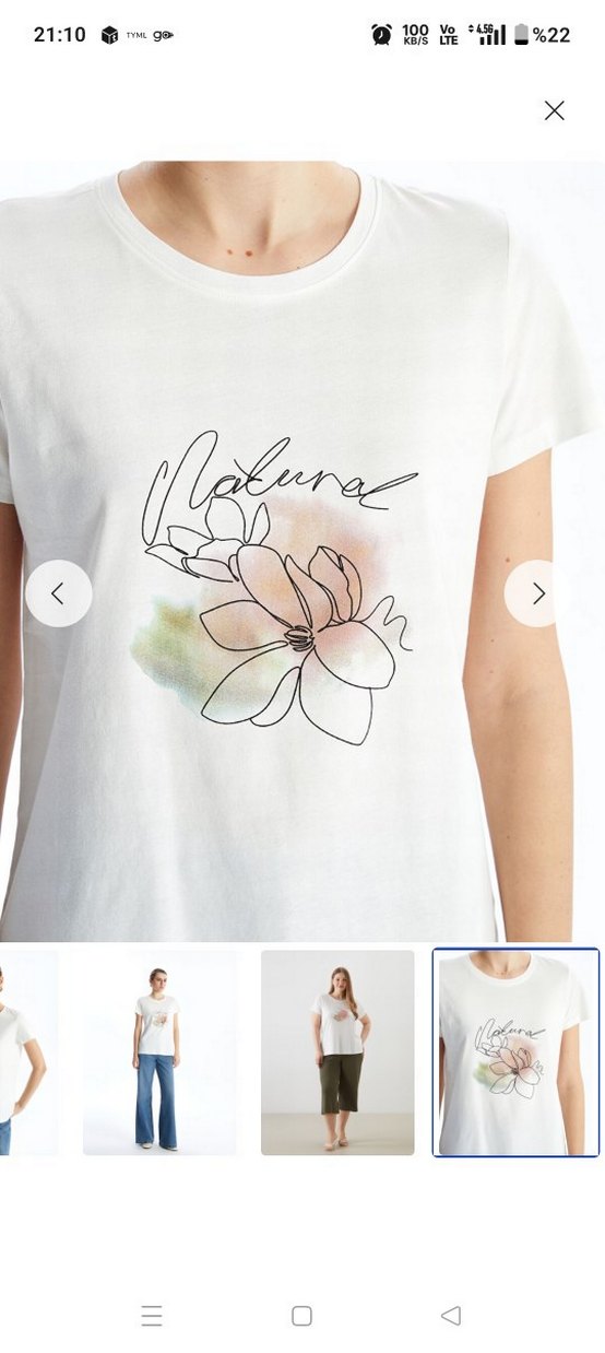 Beyaz Çiçek Baskılı Kısa Kollu Tişört - Görsel 4