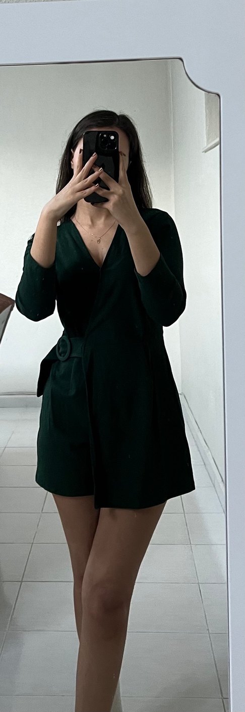 Kemerli V Yaka Koyu Yeşil Mini tulum - Görsel 4