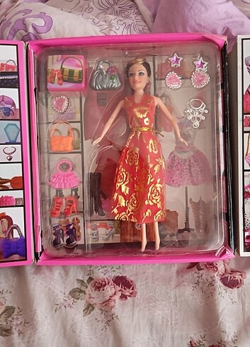 Barbie ve dolabı