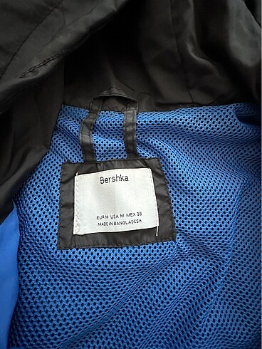 Bershka BERSHKAkapüşonlu yagmurluk
