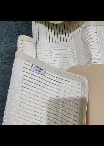 Beyaz Yılan Desenli Midi Hemşire Korsesi - Görsel 3