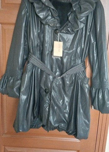 Kemerli Siyah Gotik Kadın Kabanı ölçü sorun m ama kalıbı büyük - Görsel 10