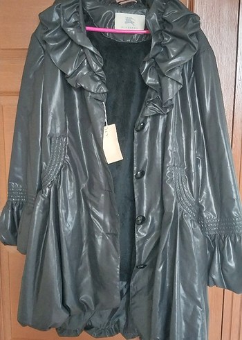 Kemerli Siyah Gotik Kadın Kabanı ölçü sorun m ama kalıbı büyük - Görsel 3