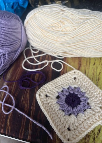 Kare ayçiçeği motif pastel renk Örgü Motif - Görsel 2