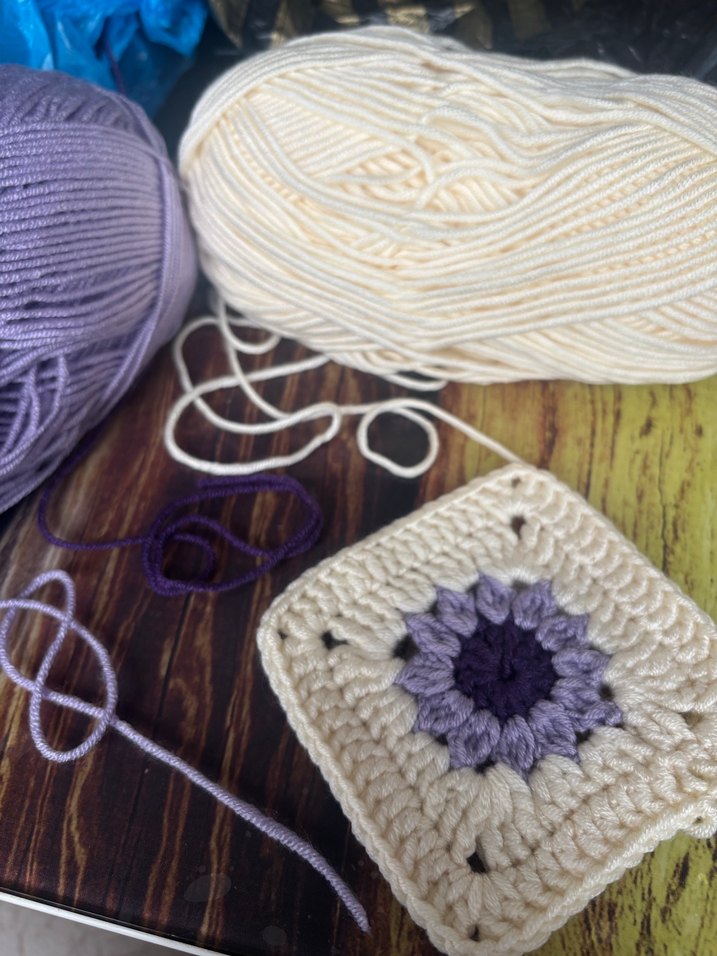 Kare ayçiçeği motif pastel renk Örgü Motif - Görsel 2