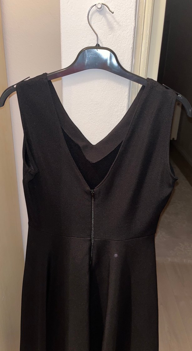 Siyah Uzun V Yakalı Drapeli Kadın Elbise - Görsel 3