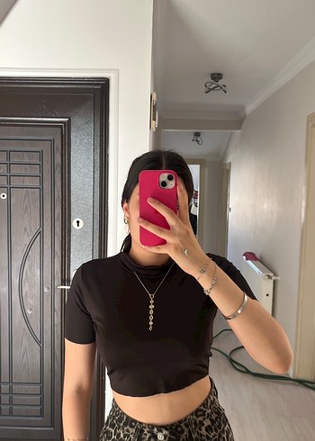 Kısa kollu crop bluz