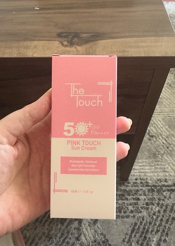 The Touch Pembe Tonlu Güneş Kremi SPF 50 - Görsel 2