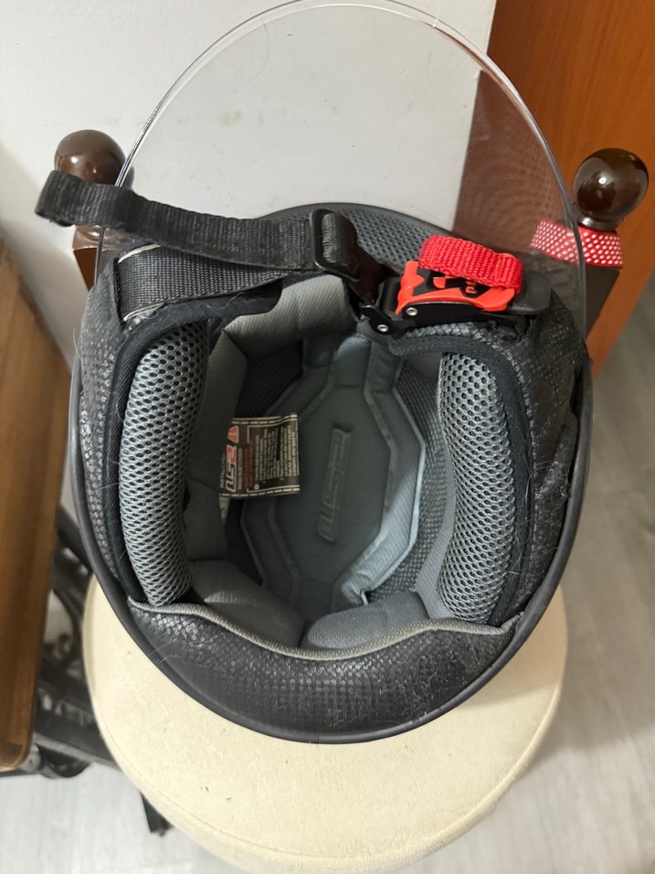 ls2 ecer22-05 Kilitli Siyah unisex Kask - Görsel 4