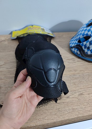 Mavi Erkek Çocuk Bisiklet Kaskı ve Dizlik Seti - Görsel 5