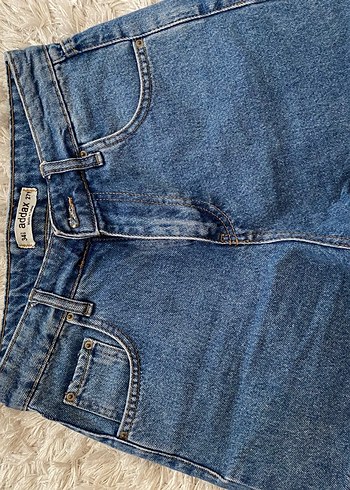 34 Beden mavi Renk Bol Kesim Mini Denim Şort