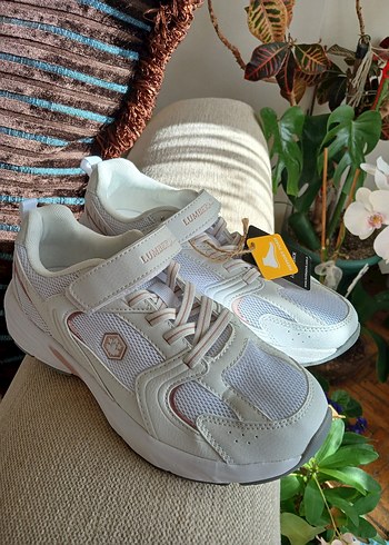 Beyaz Spor Ayakkabı - Görsel 6