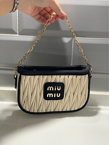 Miu Miu çanta