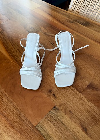 Beyaz Topuklu Kadın Sandalet - Görsel 2