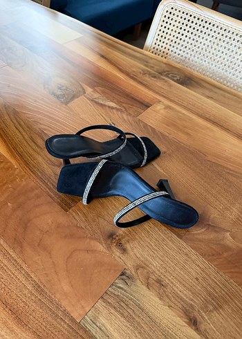 Siyah Parlak Topuklu Kadın Abiye Ayakkabı - Görsel 2