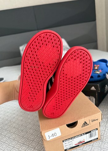 Adidas Renkli Tabanlı Erkek Çocuk Spor Ayakkabı