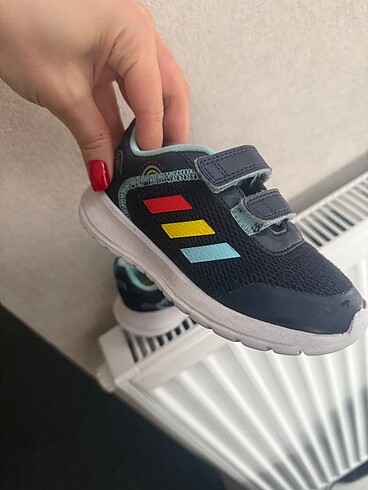 Adidas 26 no tertemiz ayakkabı kutulu