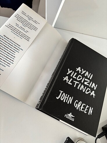Aynı Yıldızın Altında kitap