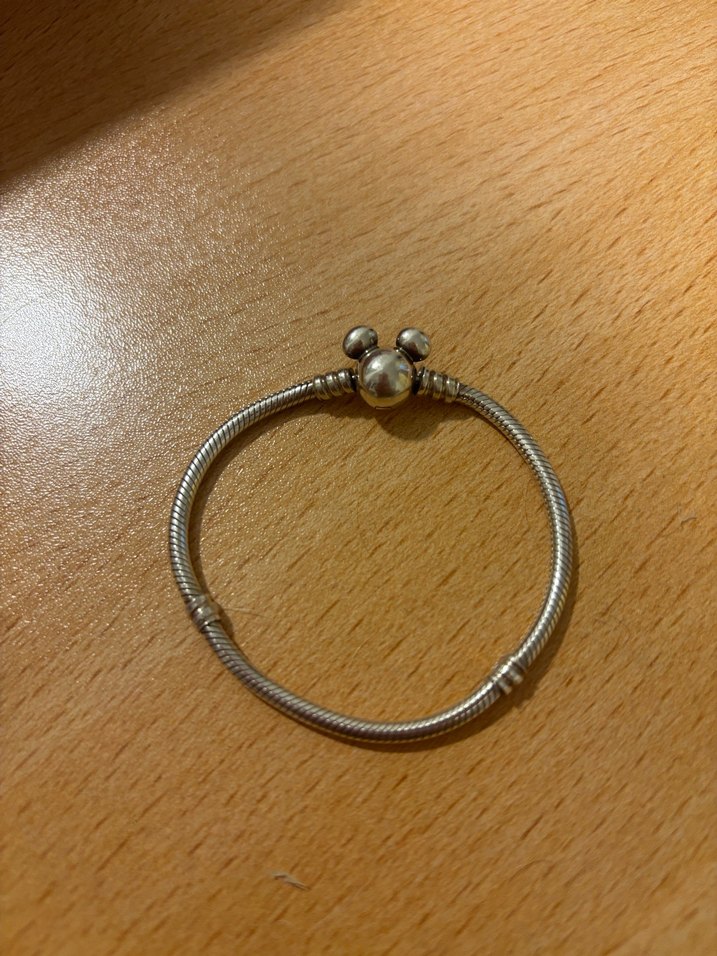 Mickeyli Zincir Detaylı Kadın Bileklik - Görsel 2