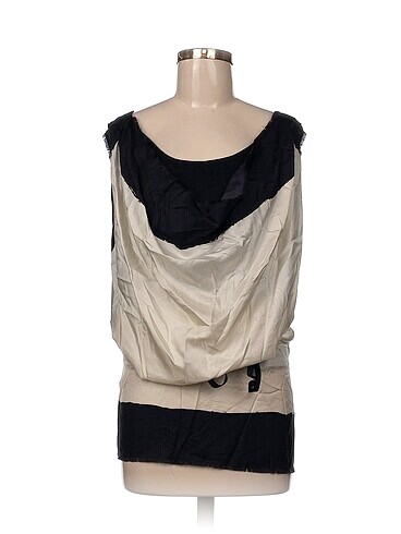 Max Mara Bluz %70 İndirimli.